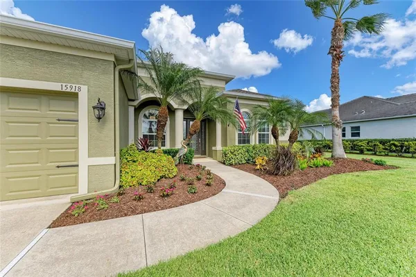 a view of a livingroom with furniture window and outside view
