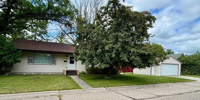 $196,500 | 722 Kendall Avenue South, Thief River Falls, MN 56701