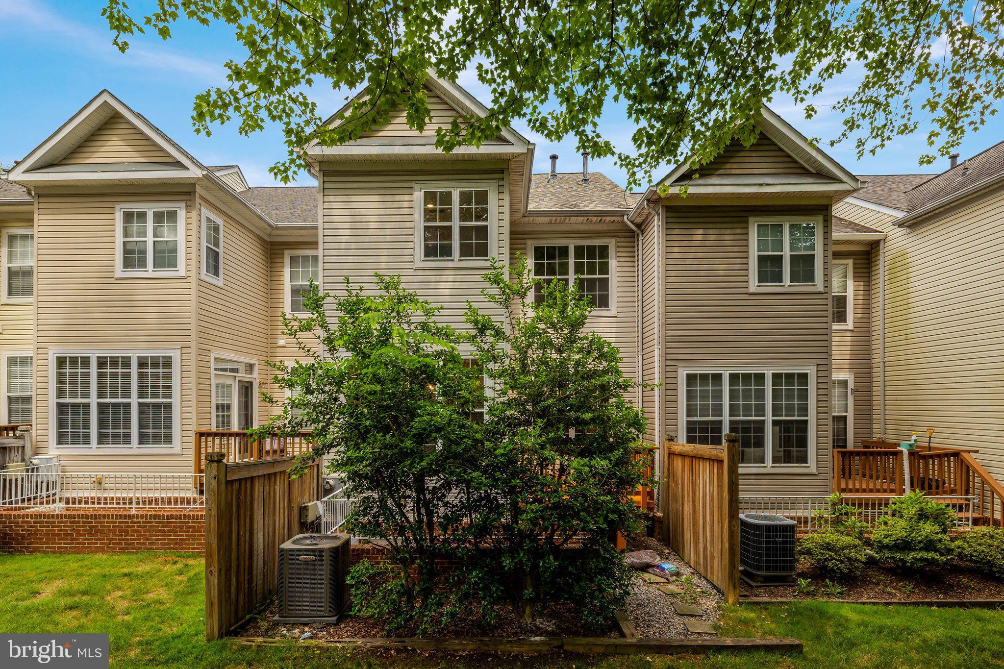 1268 Wild Hawthorn Way Reston, VA 20194 - Photo 50 of 55