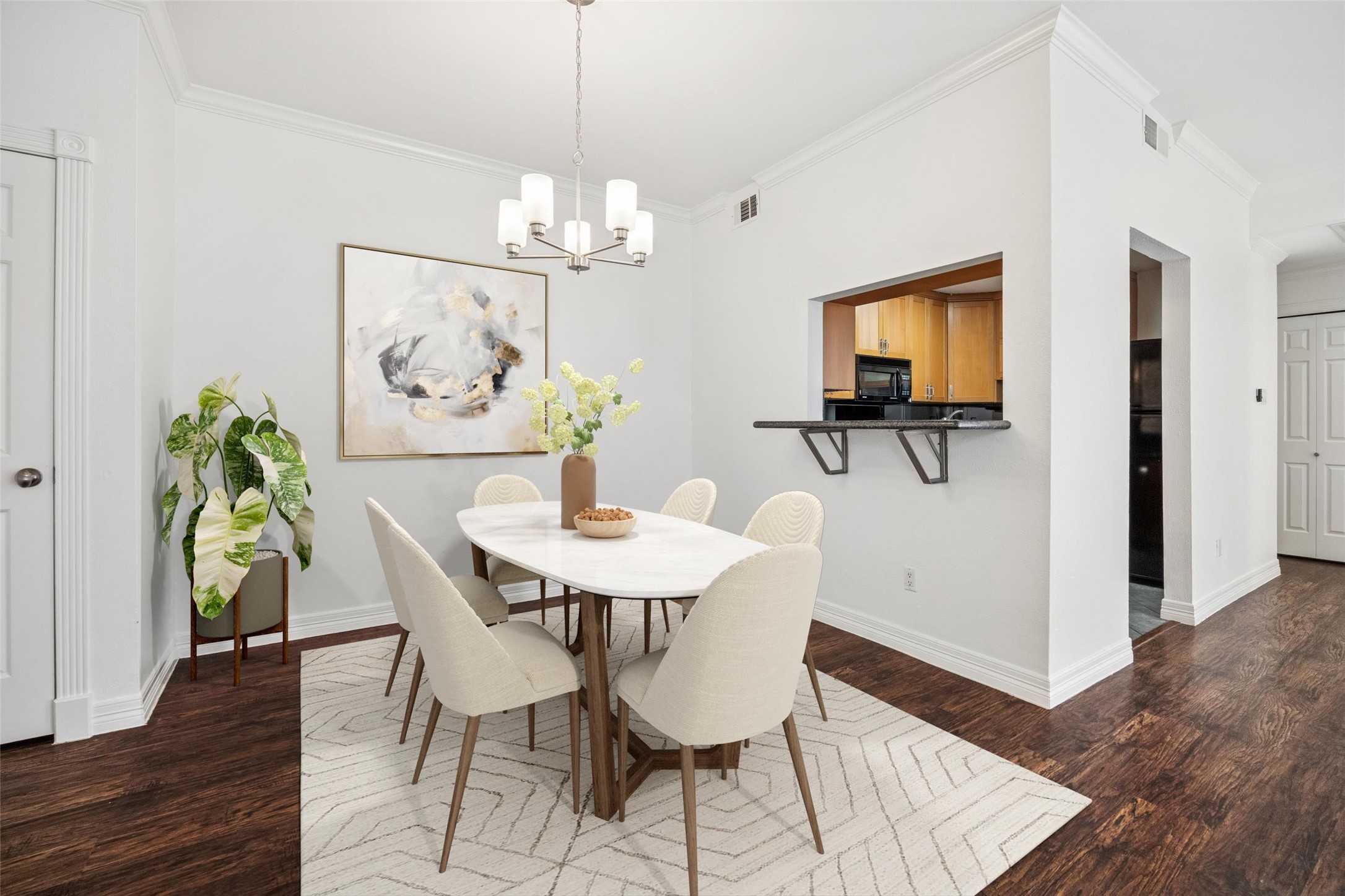 5200 Weslayan Street, Unit 101 Houston, TX 77005 - Photo 6 of 19 Spacious dining room