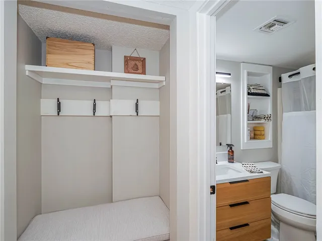 $2,600 | 6175 South Mirror Lake Drive, Unit 307, Sebastian, FL 32958