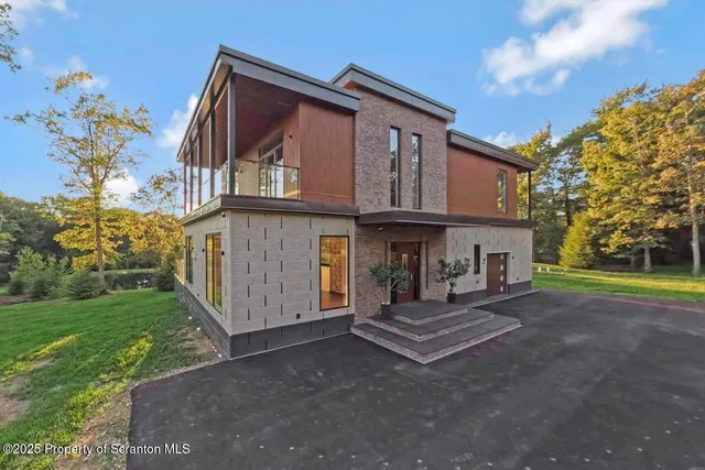 a house view with a outdoor space
