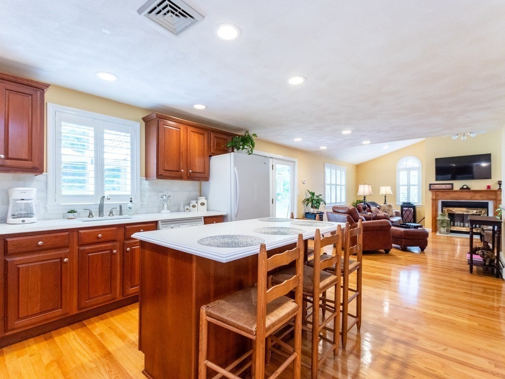 41 Kenney Road Middleton, MA 01949 - Photo 6 of 39