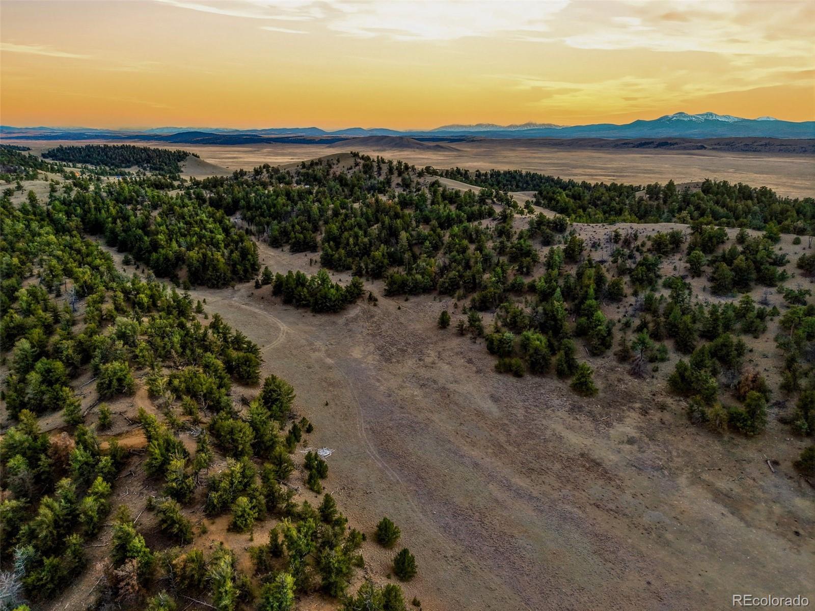 585 Vaquero Way Como, CO 80432 - Photo 10 of 18 a view of an ocean and a mountain