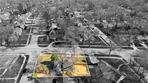 $389,000 | 7000 Roe Avenue, Prairie Village, KS 66208