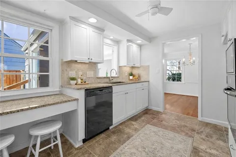 $389,000 | 7000 Roe Avenue, Prairie Village, KS 66208