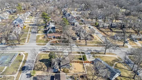 $389,000 | 7000 Roe Avenue, Prairie Village, KS 66208