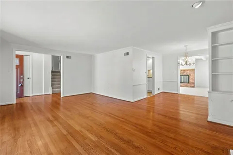 $389,000 | 7000 Roe Avenue, Prairie Village, KS 66208