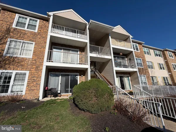 $2,300 | 65 Mulberry Court, Trenton, NJ 08619