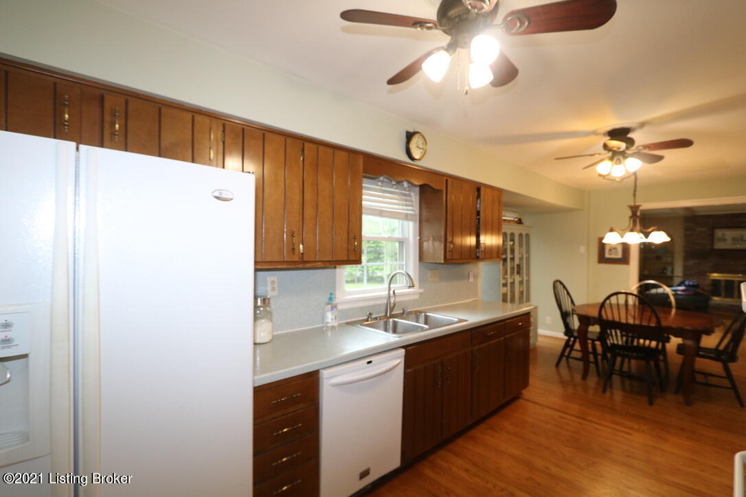 303 South Chadwick Road Louisville, KY 40222 - Photo 11 of 55 UNADJUSTEDNONRAW_thumb_68da