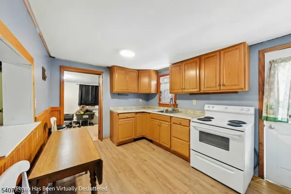 $300,000 | 107 Oak Grove Road, Flemington, NJ 08822