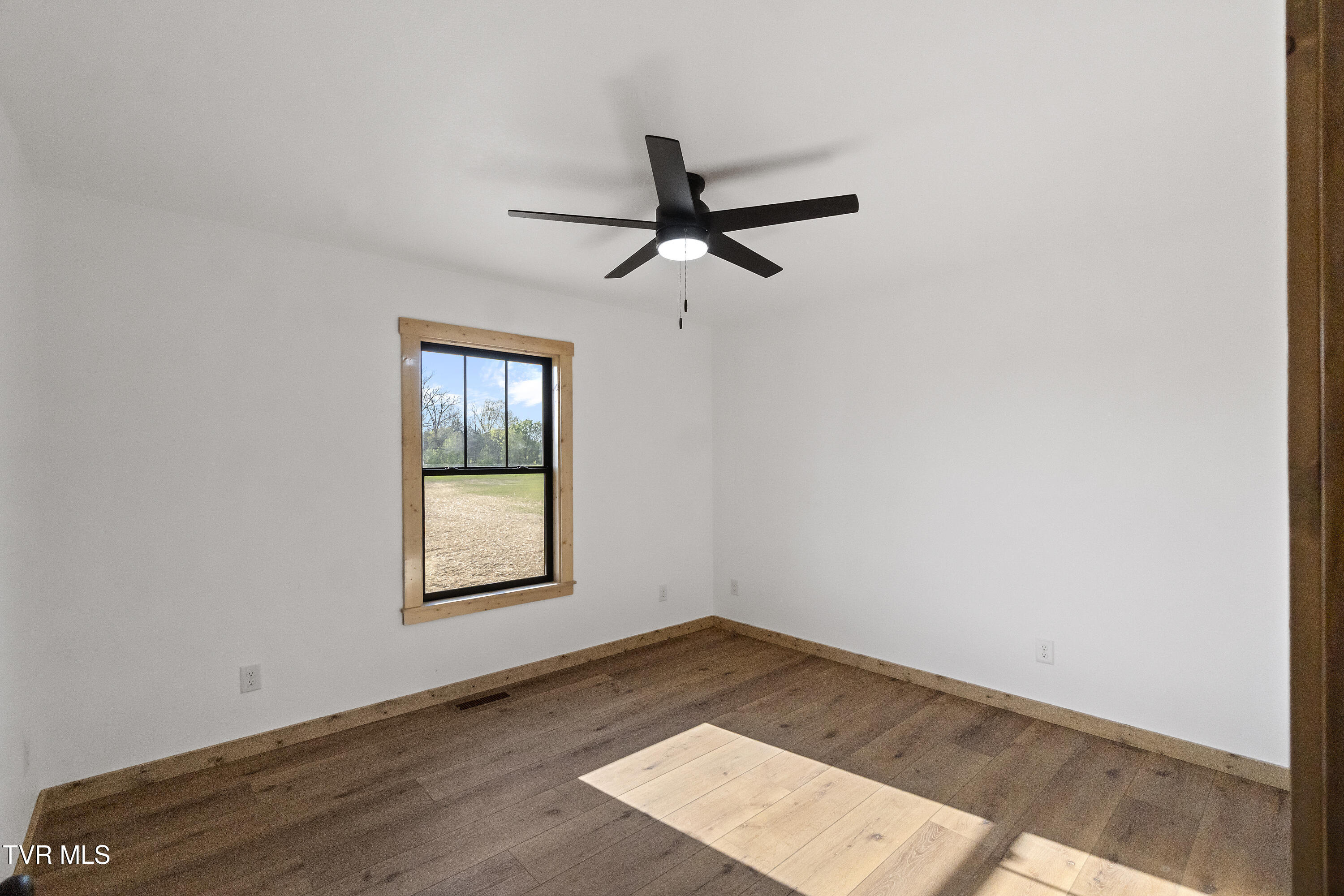 4245 John Graham Road Greeneville, TN 37745 - Photo 12 of 61 12