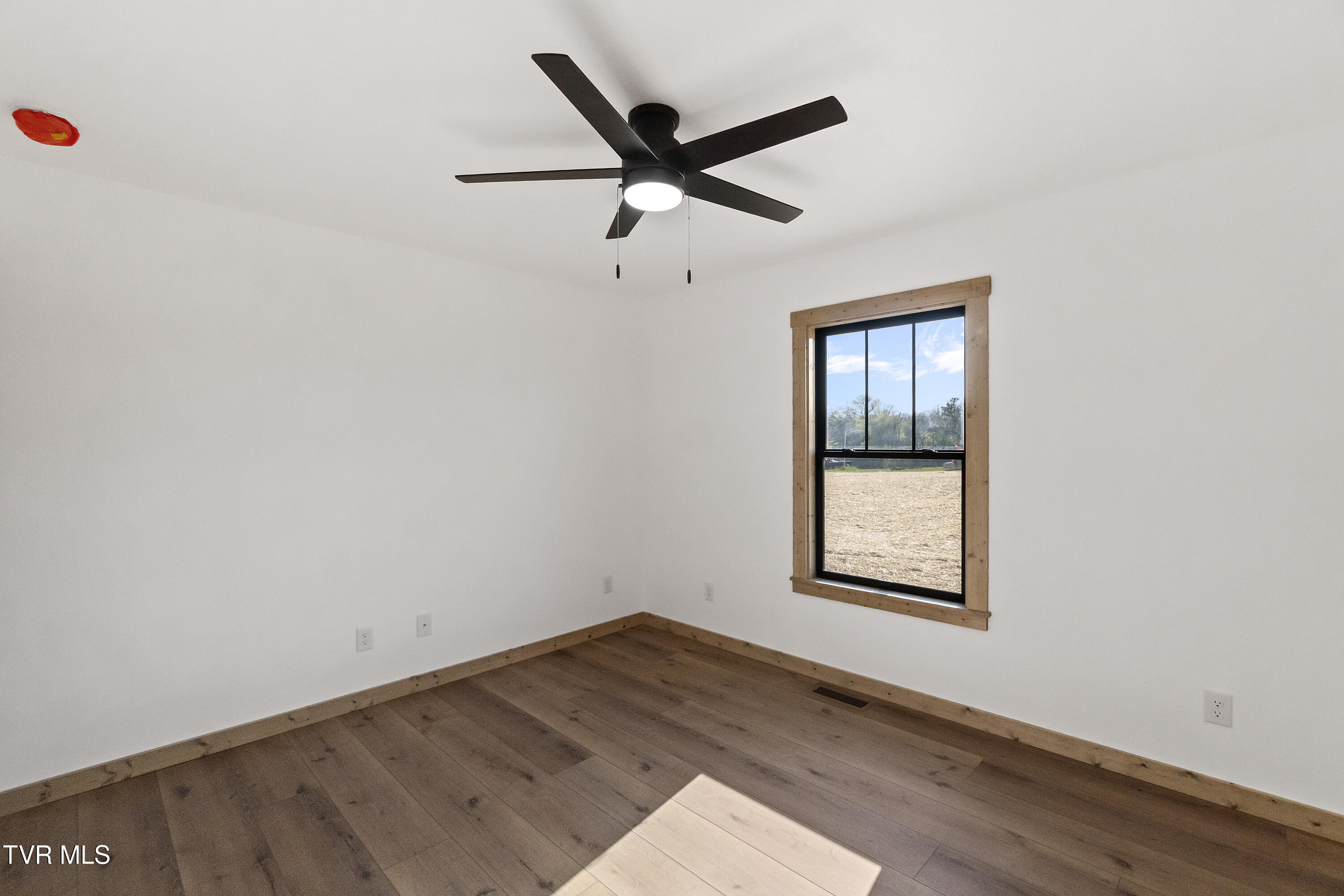 4245 John Graham Road Greeneville, TN 37745 - Photo 13 of 61 13