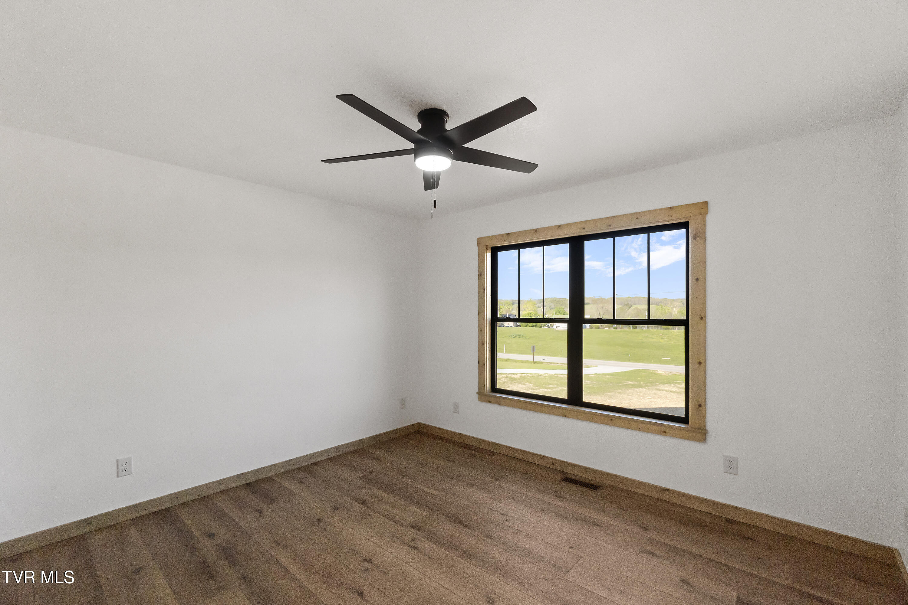 4245 John Graham Road Greeneville, TN 37745 - Photo 17 of 61 17