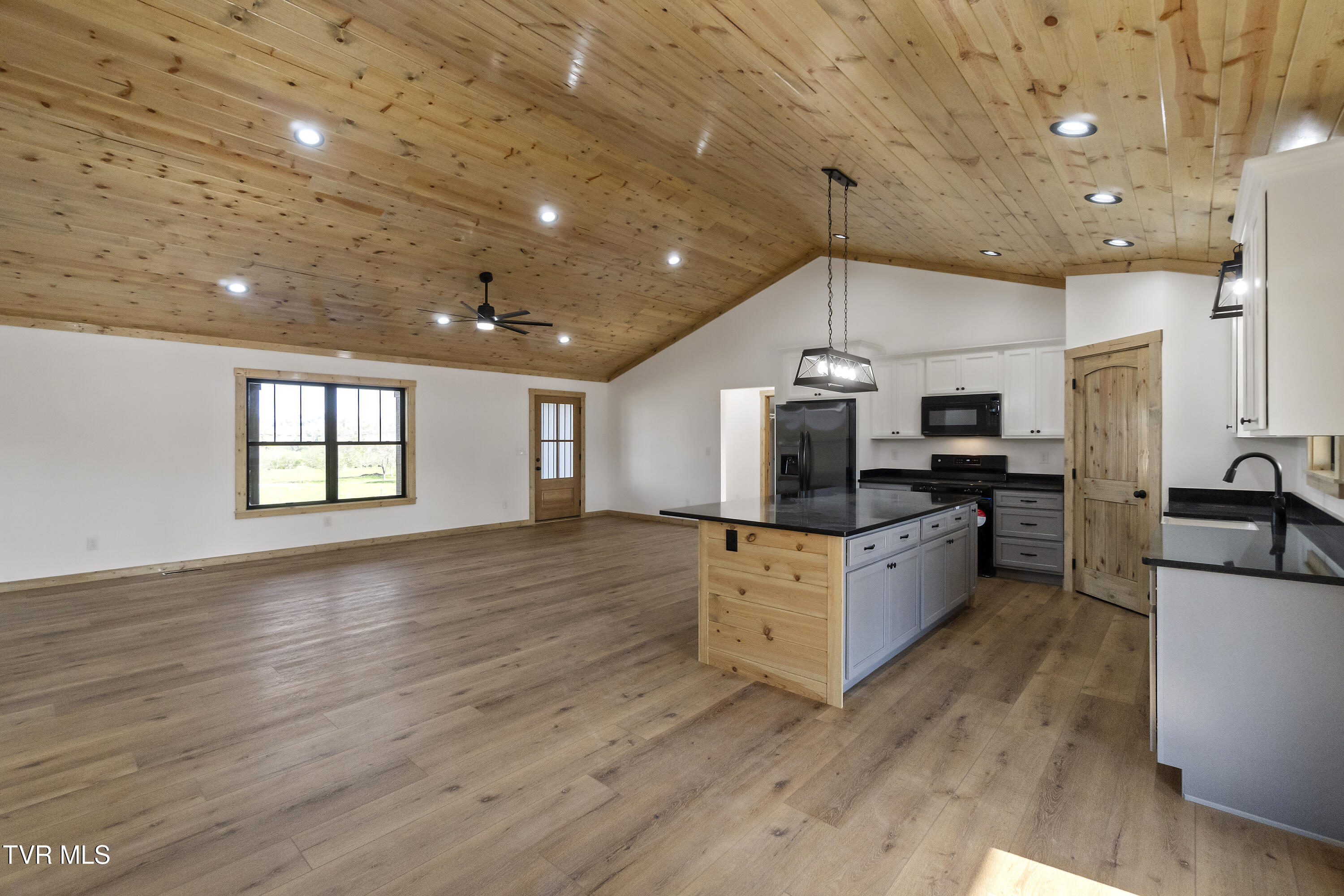 4245 John Graham Road Greeneville, TN 37745 - Photo 8 of 61 8