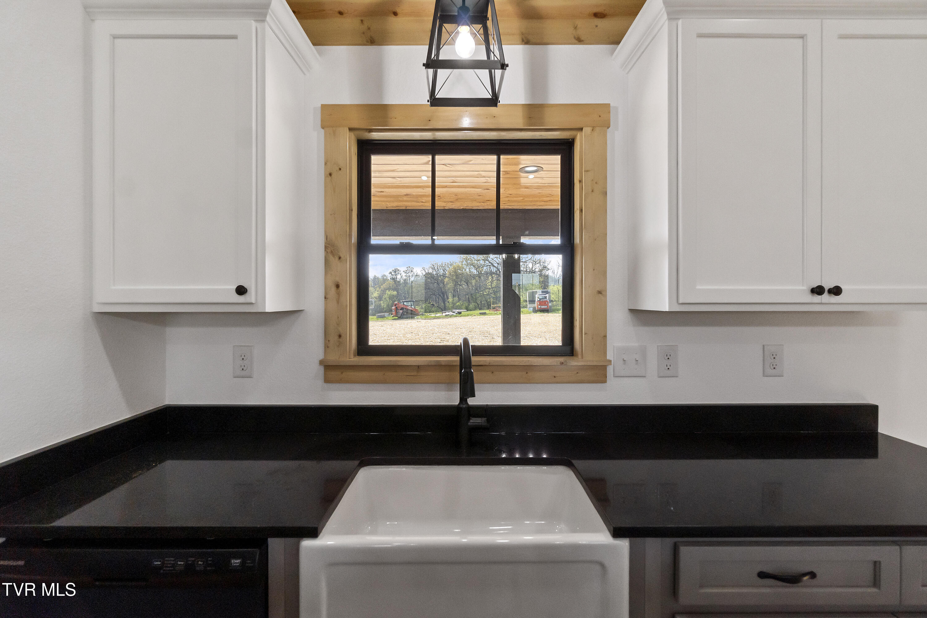 4245 John Graham Road Greeneville, TN 37745 - Photo 10 of 61 10
