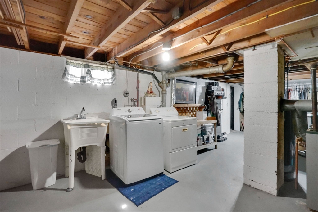 519 Prospect Street Chicopee, MA 01020 - Photo 17 of 18