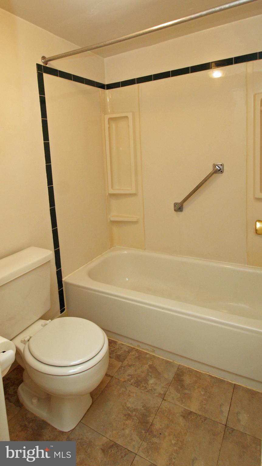 9921 Bustleton Avenue, Unit H2 Philadelphia, PA 19115 - Photo 16 of 28