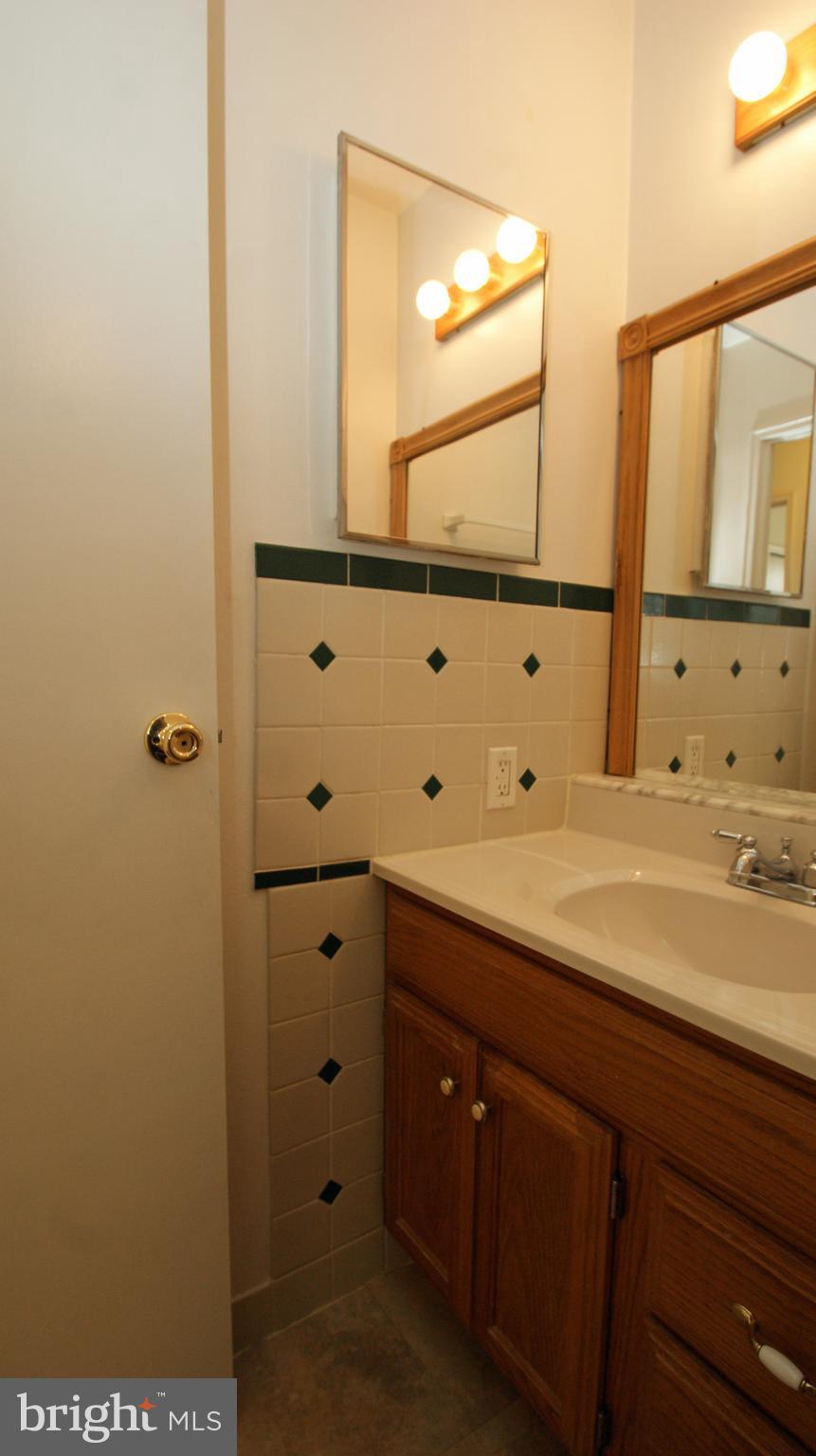 9921 Bustleton Avenue, Unit H2 Philadelphia, PA 19115 - Photo 18 of 28