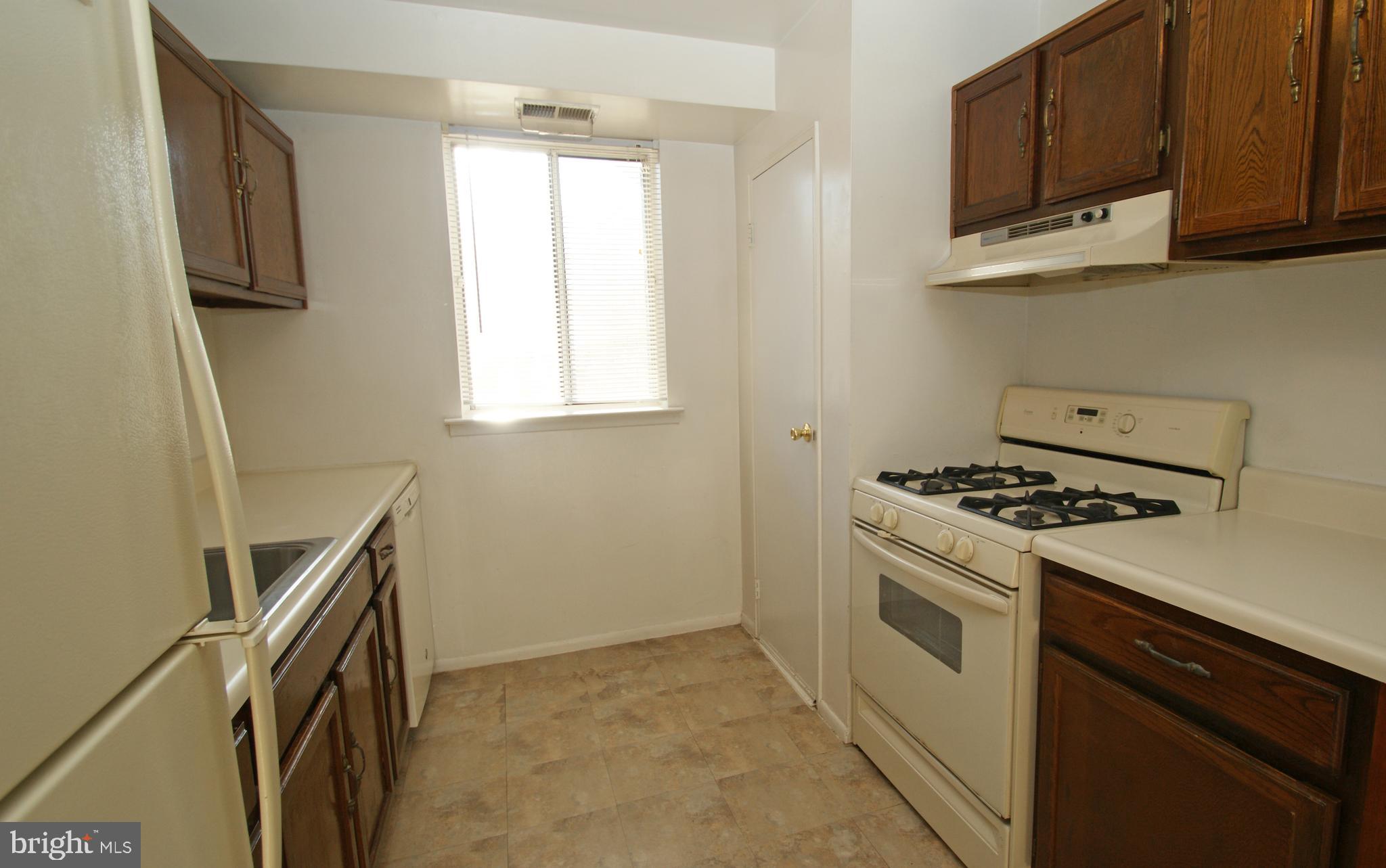 9921 Bustleton Avenue, Unit H2 Philadelphia, PA 19115 - Photo 8 of 28