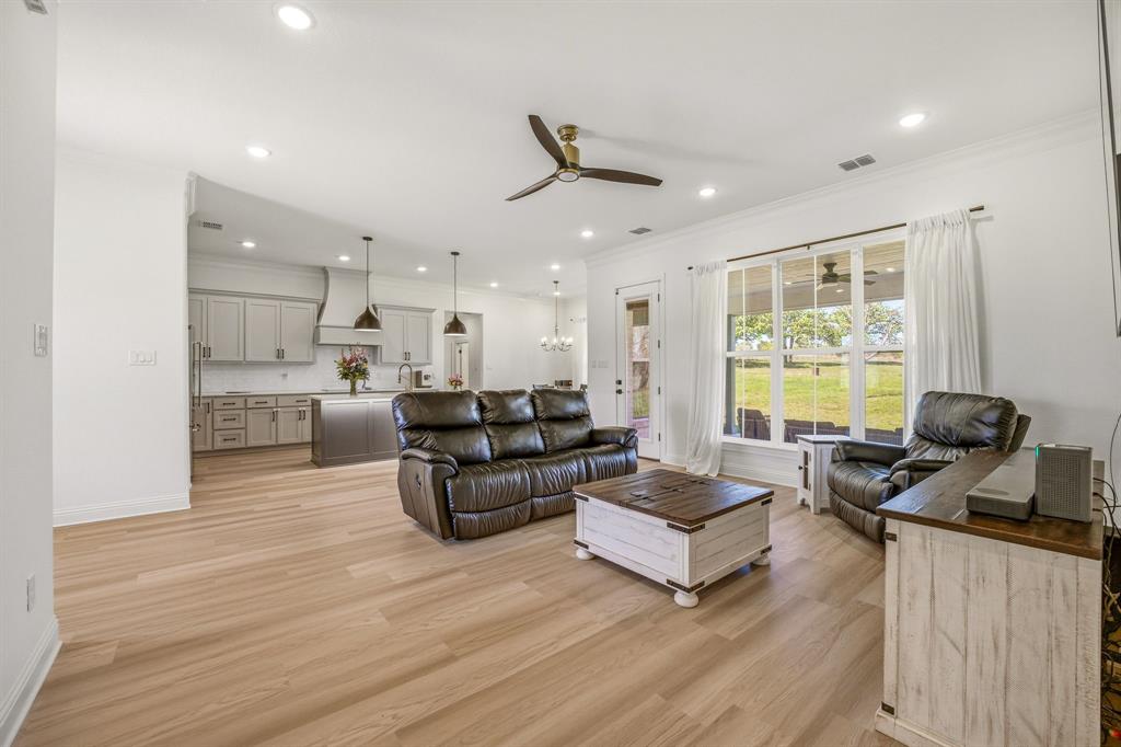 445 Rodeo Way Stephenville, TX 76401 - Photo 2 of 40
