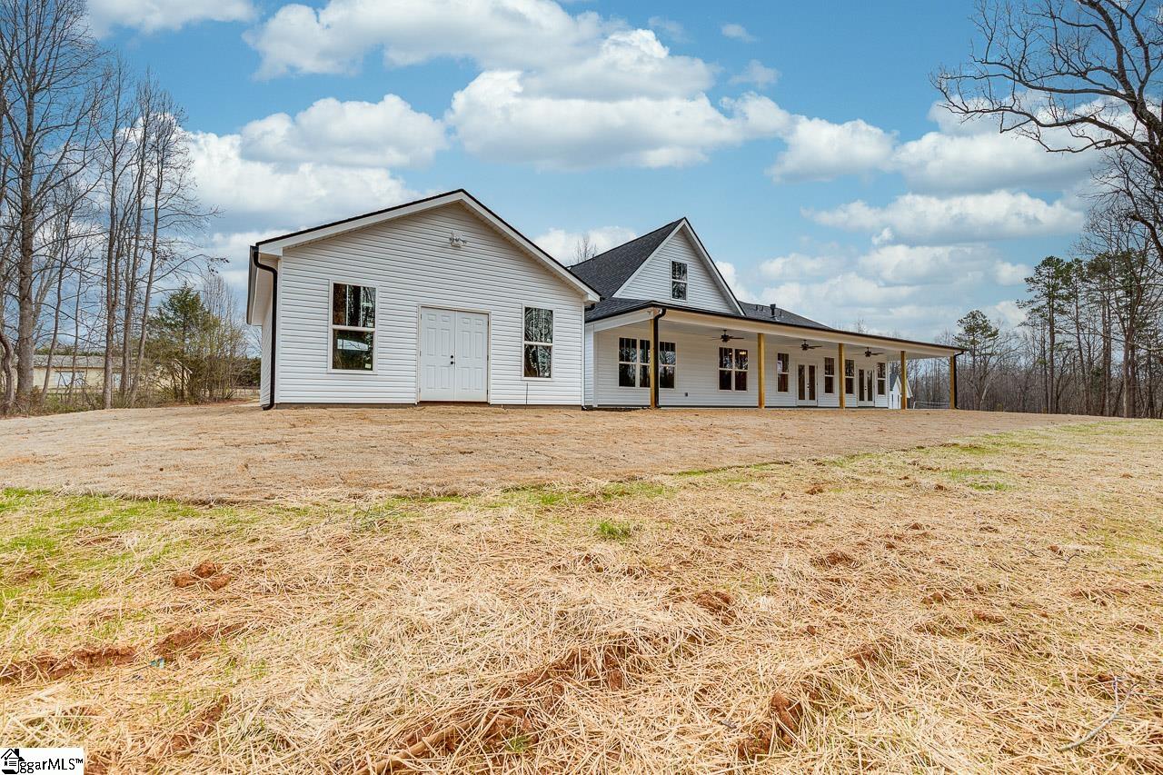 325 Groce Meadow Road Taylors, SC 29687 - Photo 4 of 36 Gallery Image 4