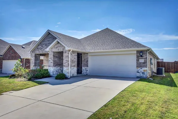 $2,045 | 523 Deer Canyon Way, Princeton, TX 75407