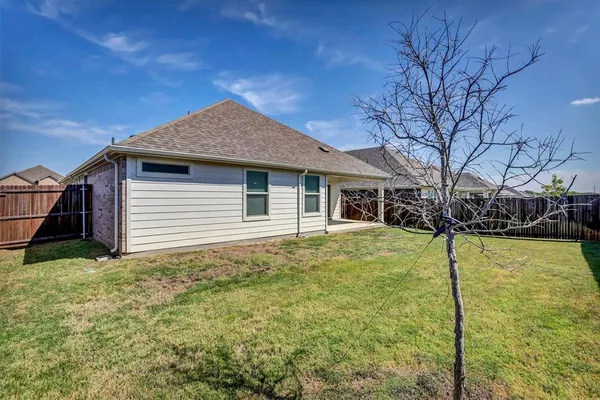 $2,045 | 523 Deer Canyon Way, Princeton, TX 75407
