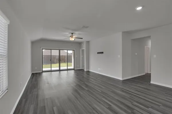 $2,045 | 523 Deer Canyon Way, Princeton, TX 75407