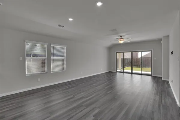 $2,045 | 523 Deer Canyon Way, Princeton, TX 75407