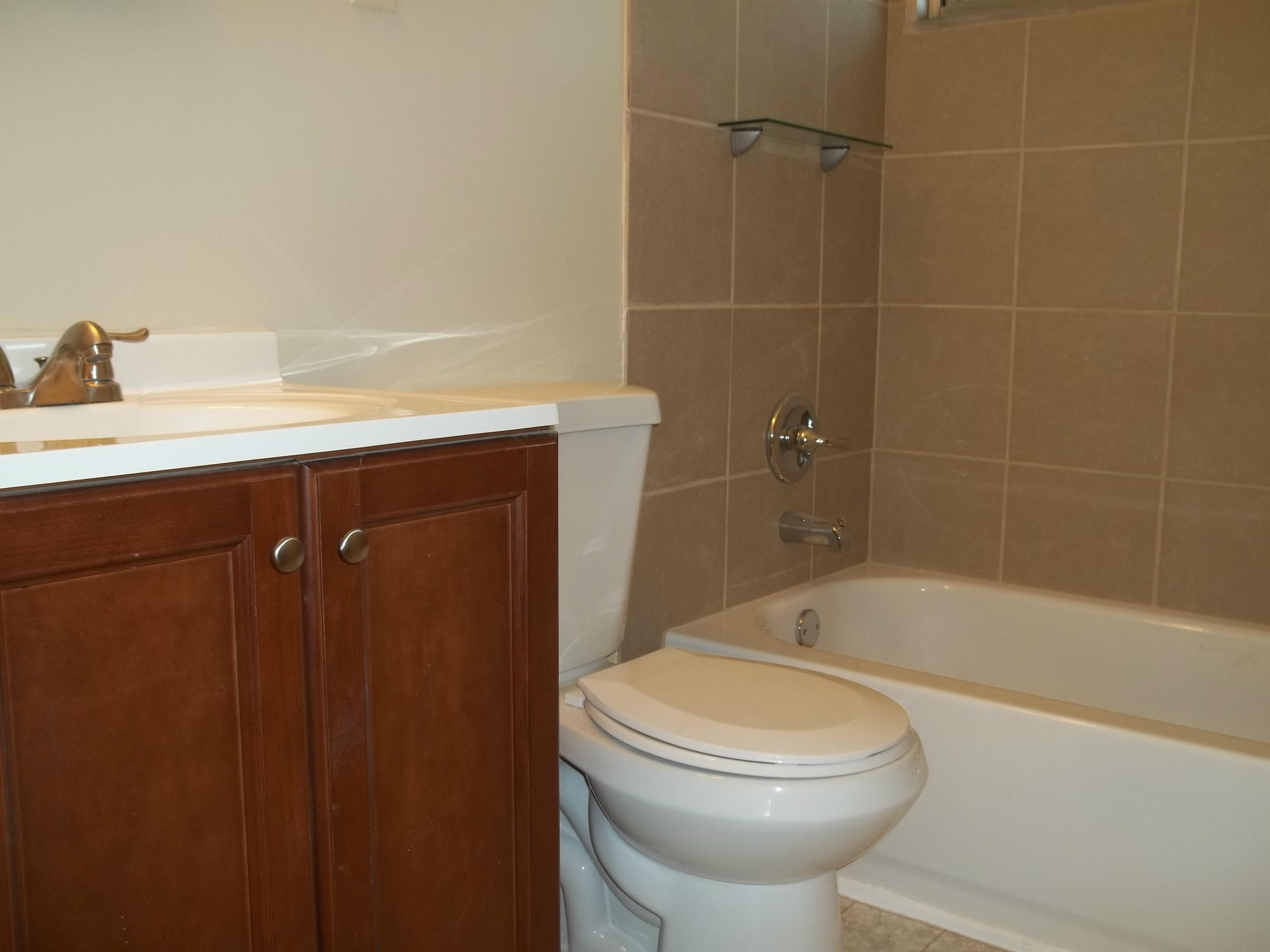102 West Arrowwood Road Oak Ridge, TN 37830 - Photo 20 of 35 Bathroom