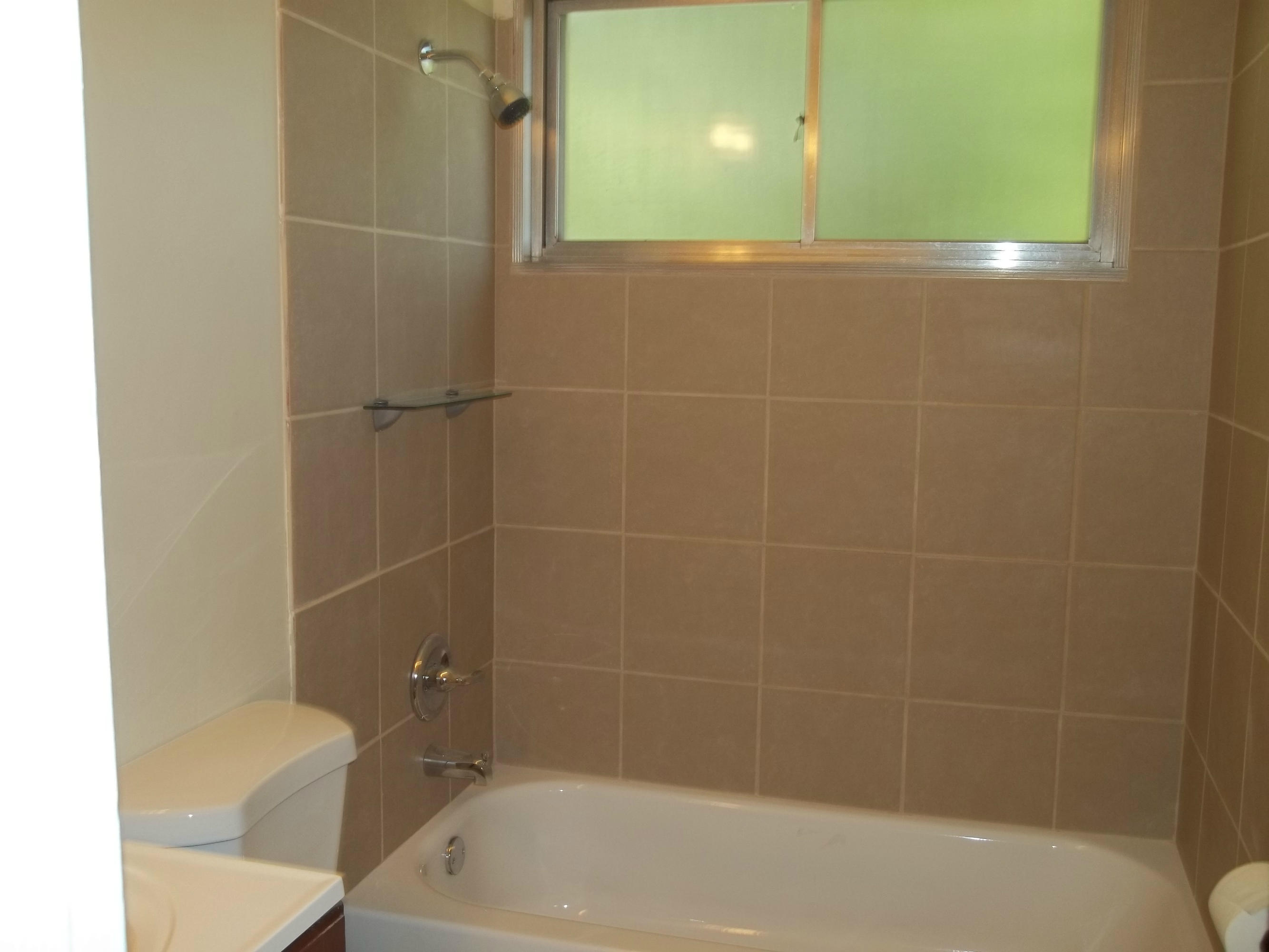 102 West Arrowwood Road Oak Ridge, TN 37830 - Photo 23 of 35 Tub/shower with new tile surround