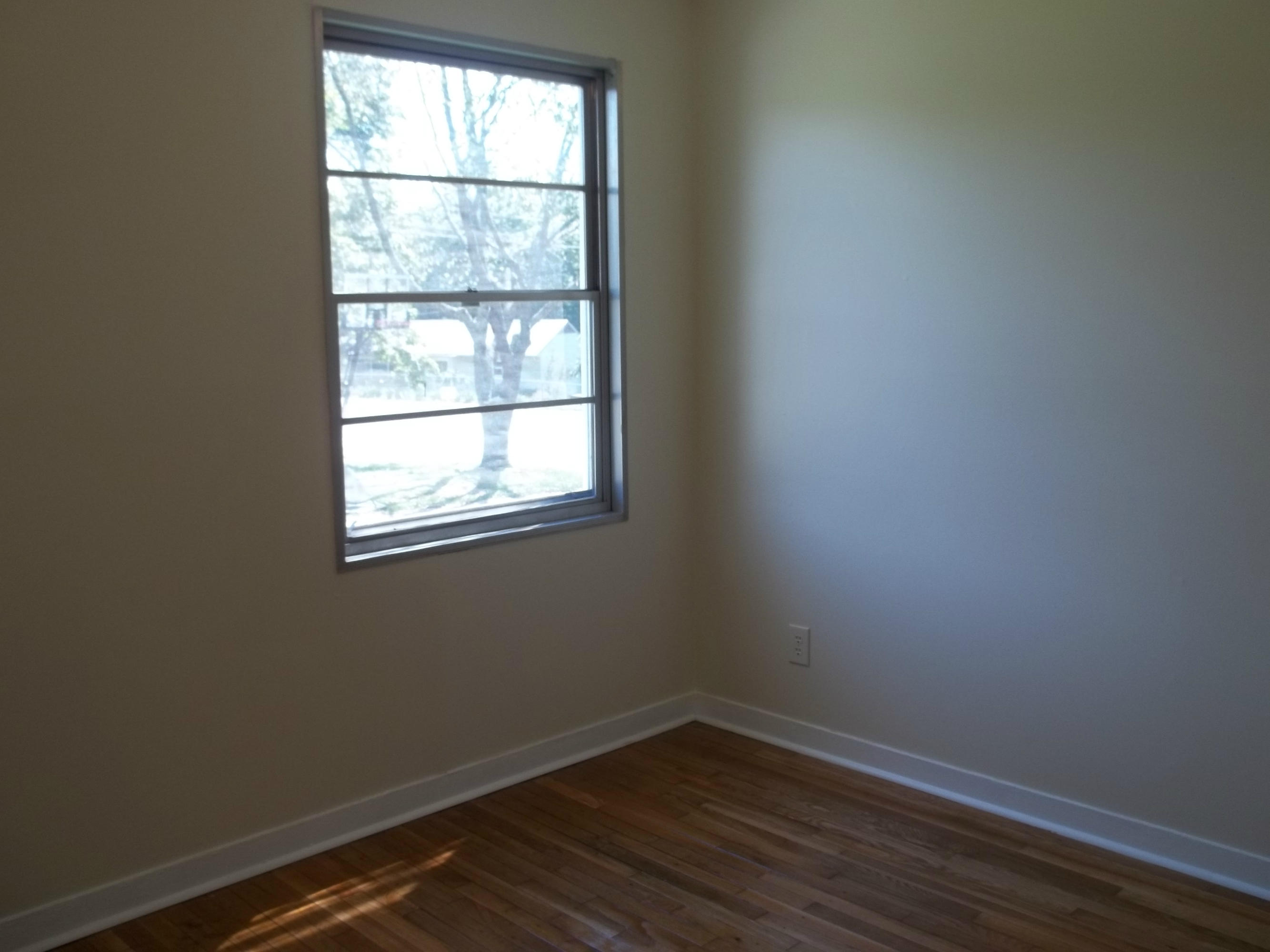 102 West Arrowwood Road Oak Ridge, TN 37830 - Photo 34 of 35 3rd bedroom