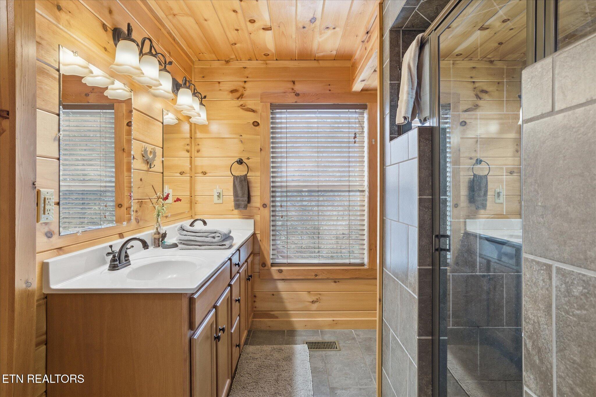 241 Palmer Road Gatlinburg, TN 37738 - Photo 16 of 41 16-IMG_0233