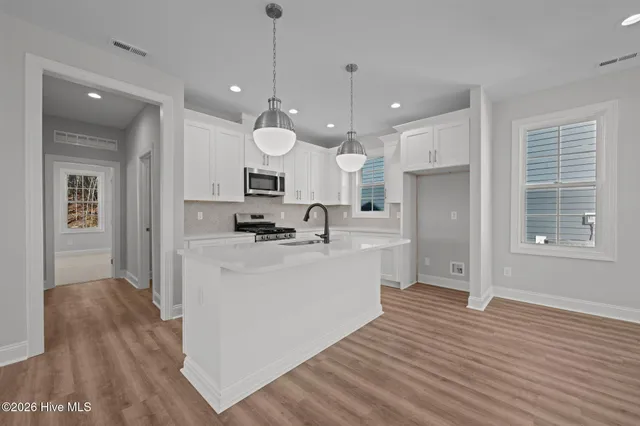 $459,900 | 2022 Brighton Drive, New Bern, NC 28562