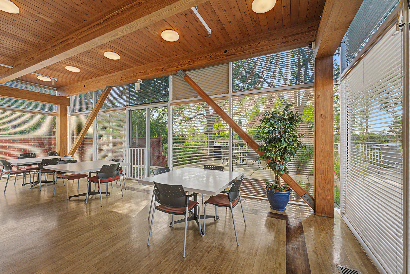 352 Kelburn Road, Unit 222 Deerfield, IL 60015 - Photo 25 of 43 Gallery Image 25