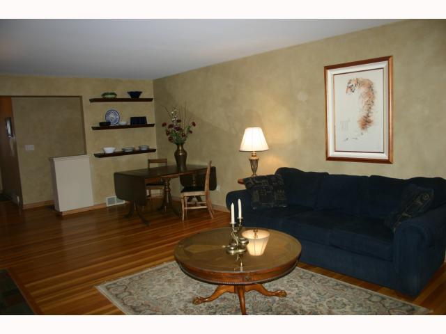 2139 Glenmere Road Columbus, OH 43220 - Photo 5 of 18