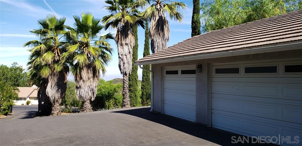 27239 Latigo Road Valley Center, CA 92082 - Photo 11 of 25 Gallery Image 11