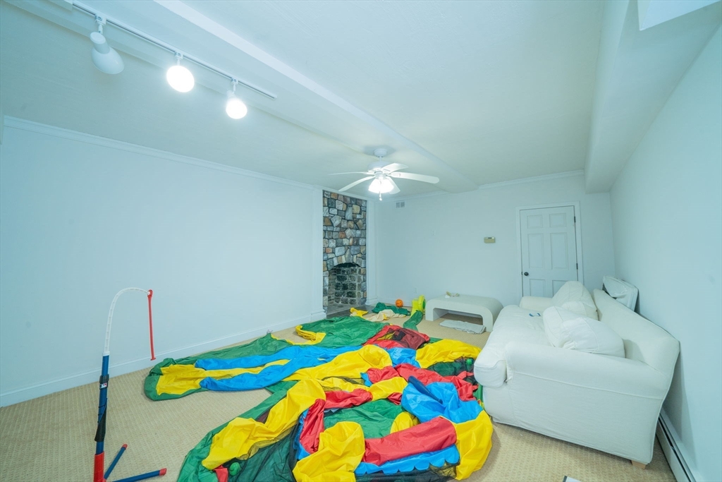 642 Centre Street Newton, MA 02458 - Photo 38 of 40