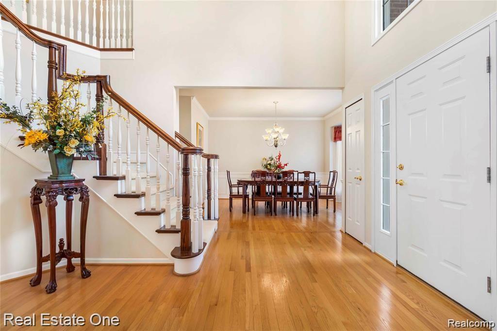 2049 Mapleridge Road Rochester Hills, MI 48309 - Photo 4 of 38