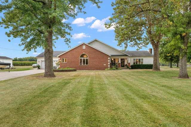 $915,000 | 1705 East Lake Kenoyer Road, Brook, IN 47922