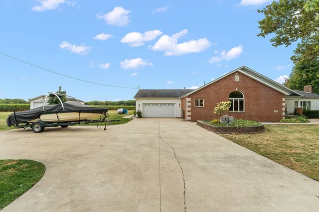 $915,000 | 1705 East Lake Kenoyer Road, Brook, IN 47922