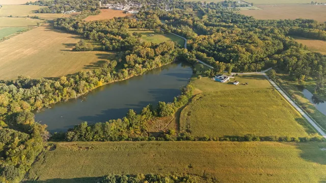 $915,000 | 1705 East Lake Kenoyer Road, Brook, IN 47922