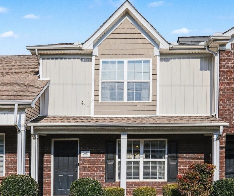 2039 George Buchanan La Vergne, TN 37086 - Photo 2 of 18 a view of a house with large windows