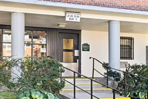 a view of front door and porch