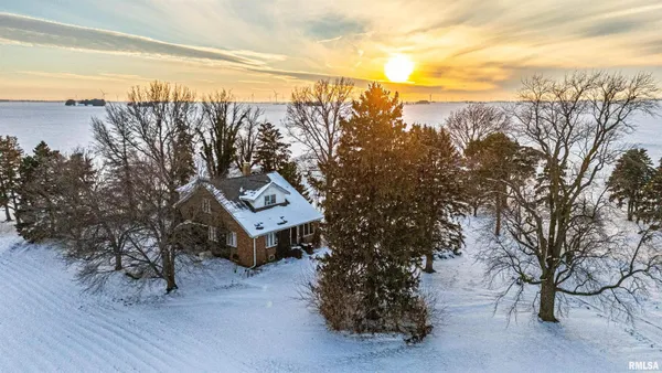 $305,000 | 2125 700th Street, Mount Pulaski, IL 62548