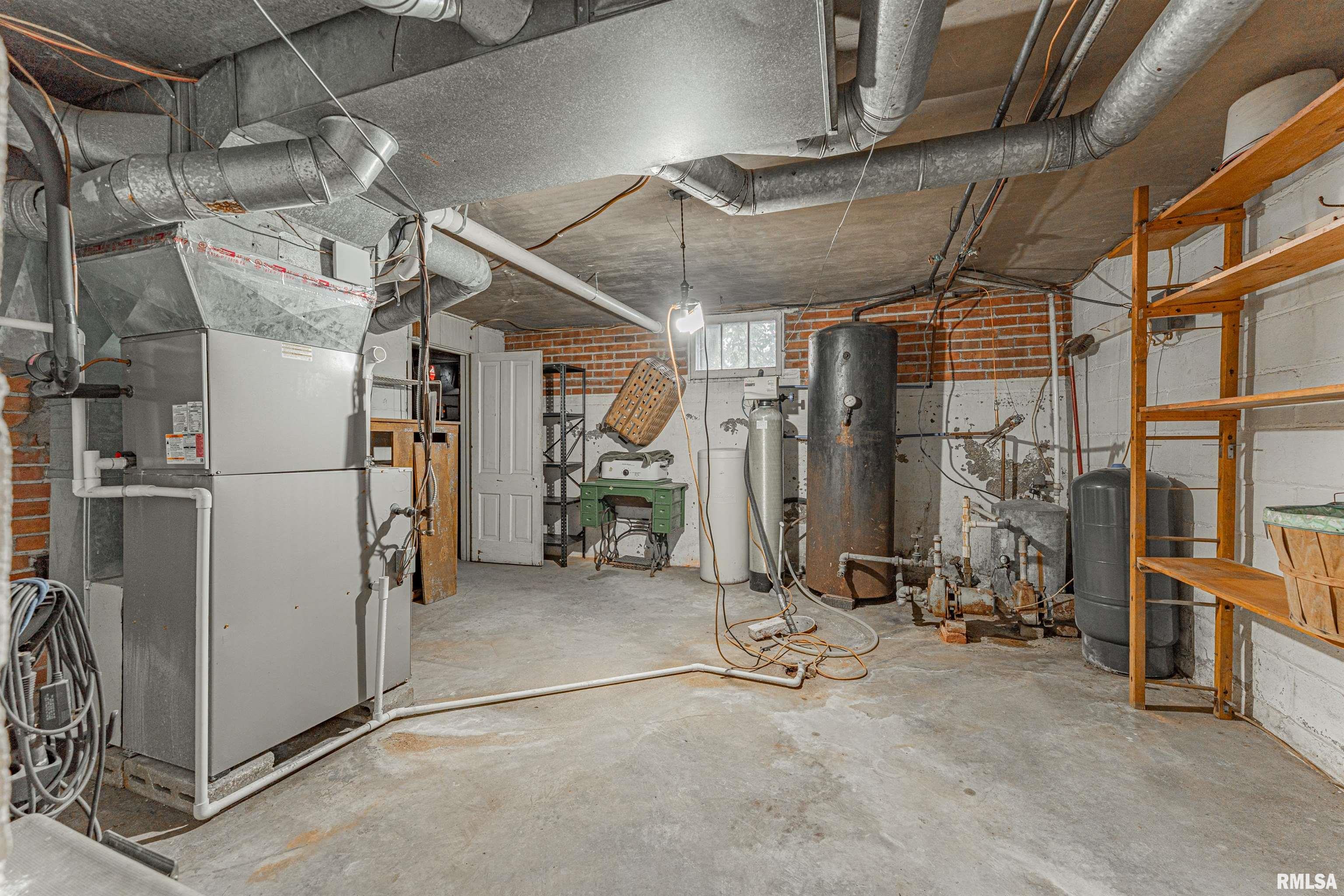 2125 700th Street Mount Pulaski, IL 62548 - Photo 37 of 48