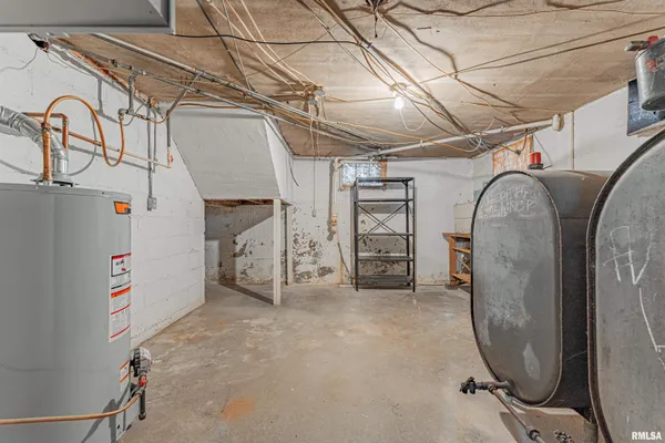 $305,000 | 2125 700th Street, Mount Pulaski, IL 62548