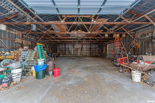 $305,000 | 2125 700th Street, Mount Pulaski, IL 62548