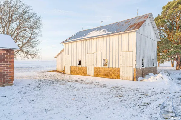 $305,000 | 2125 700th Street, Mount Pulaski, IL 62548